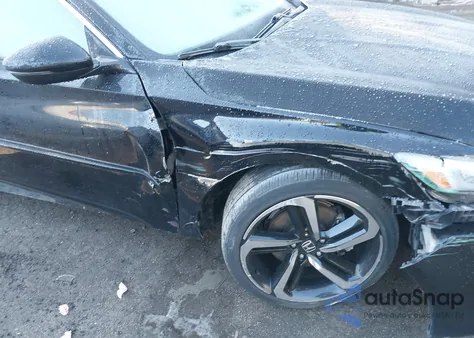 2018 Honda Accord Touring z USA, uszkodzony, nr VIN 1HGCV1F92JA103170